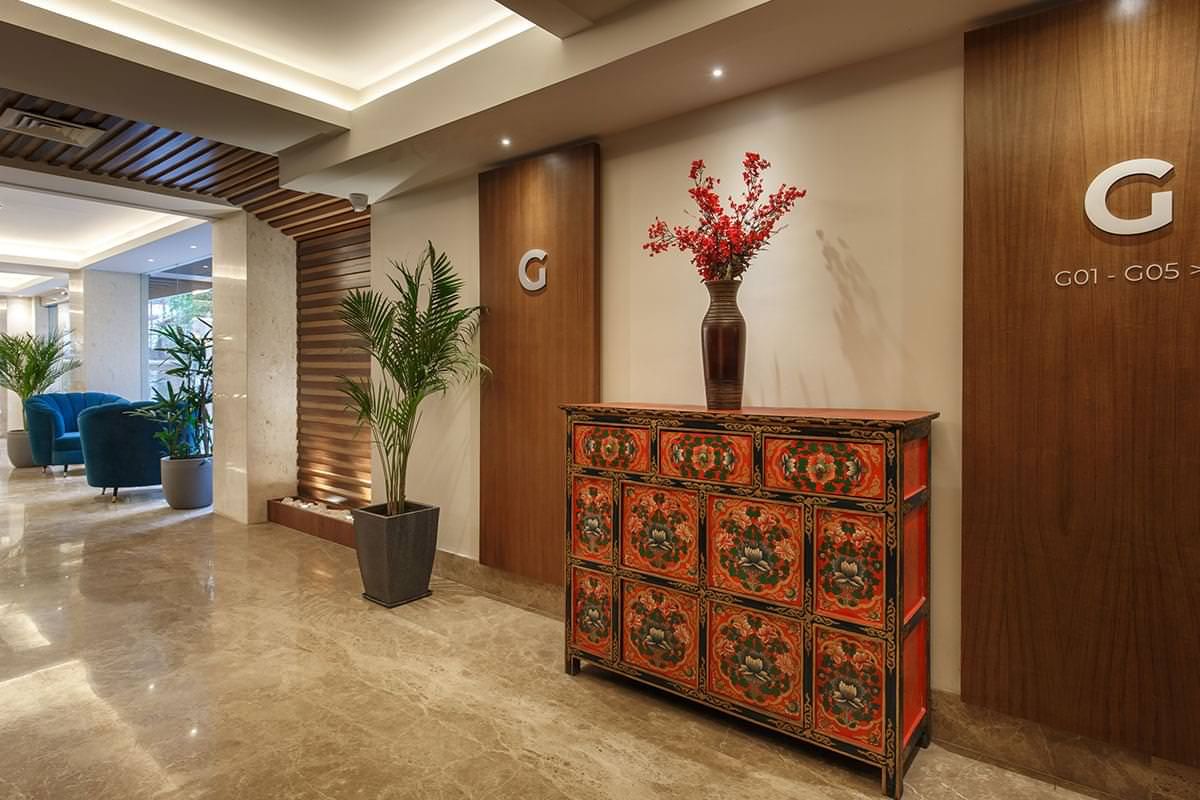 Hotel Thrive — A Tropical Courtyard thumbnail 12