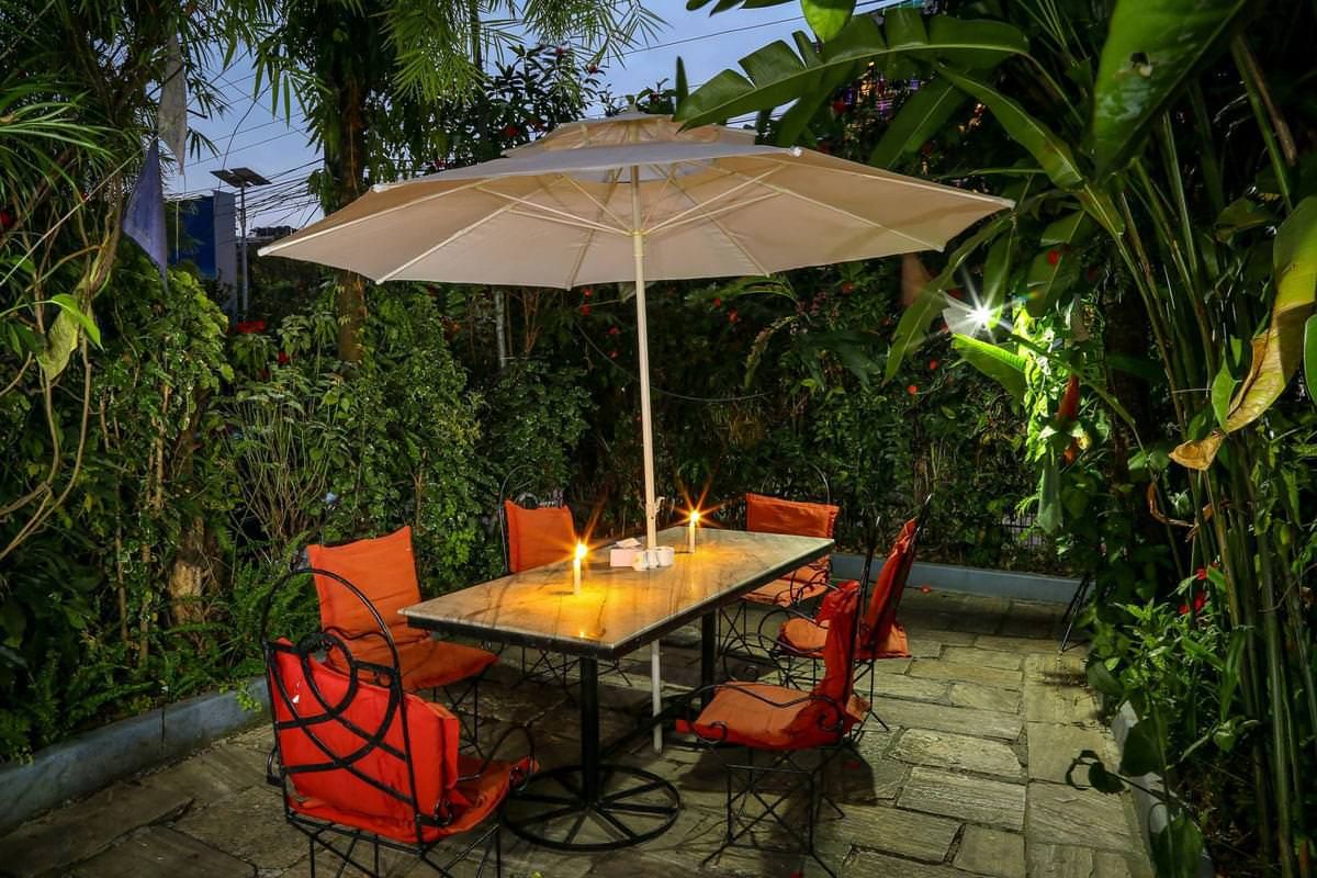 The Hotel Silver Oaks Inn thumbnail 6
