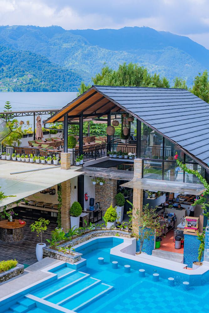 Majestic Lake Front Hotel & Suites thumbnail 9
