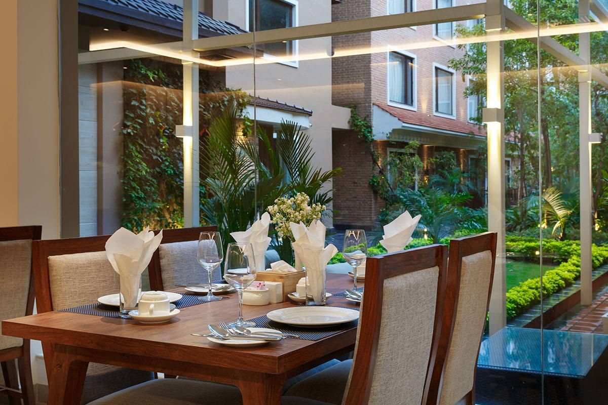 Hotel Thrive — A Tropical Courtyard thumbnail 21