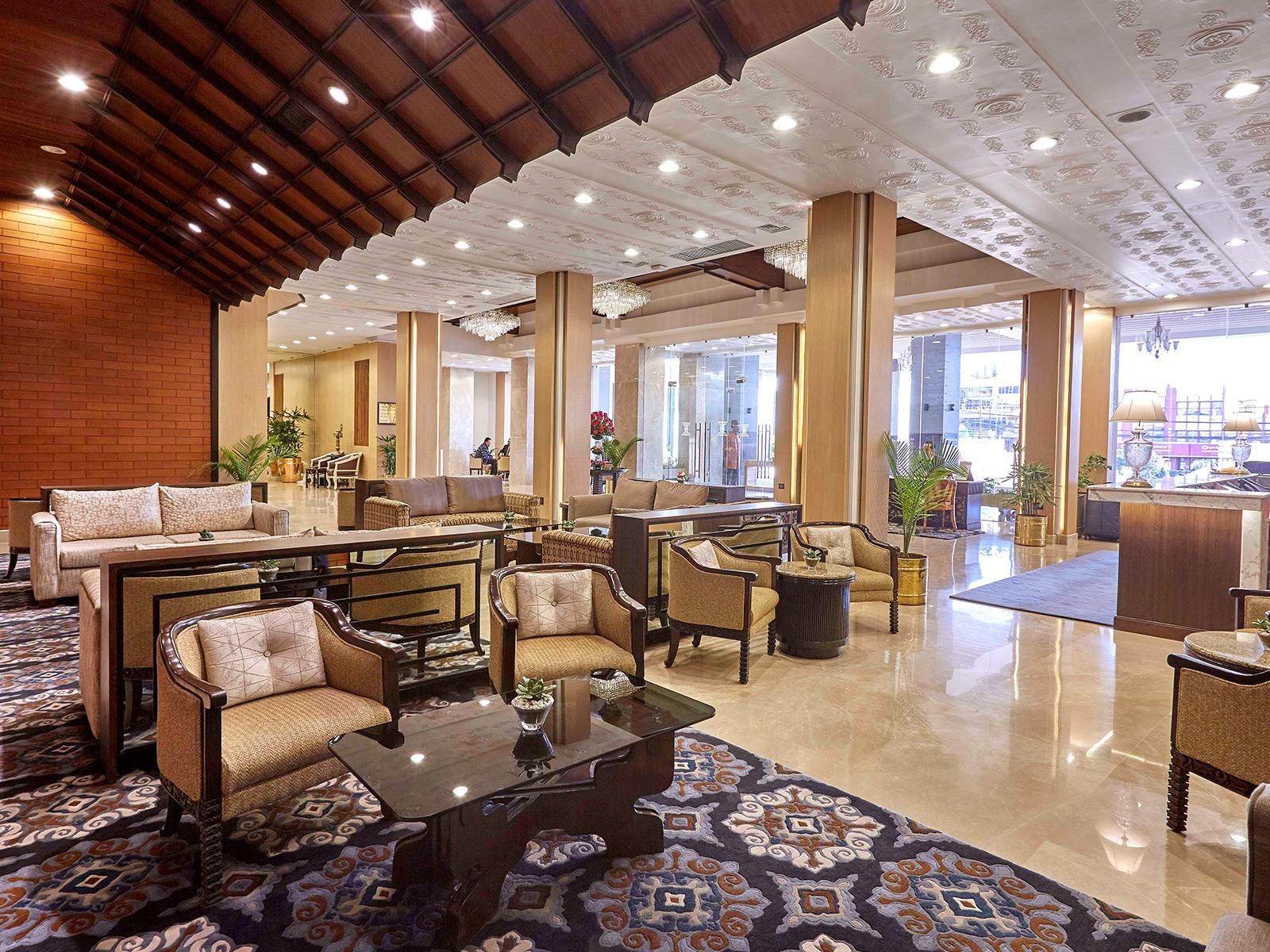 The Everest Hotel thumbnail 8