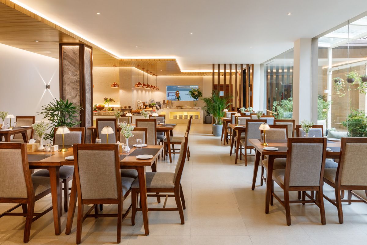 Hotel Thrive — A Tropical Courtyard thumbnail 25