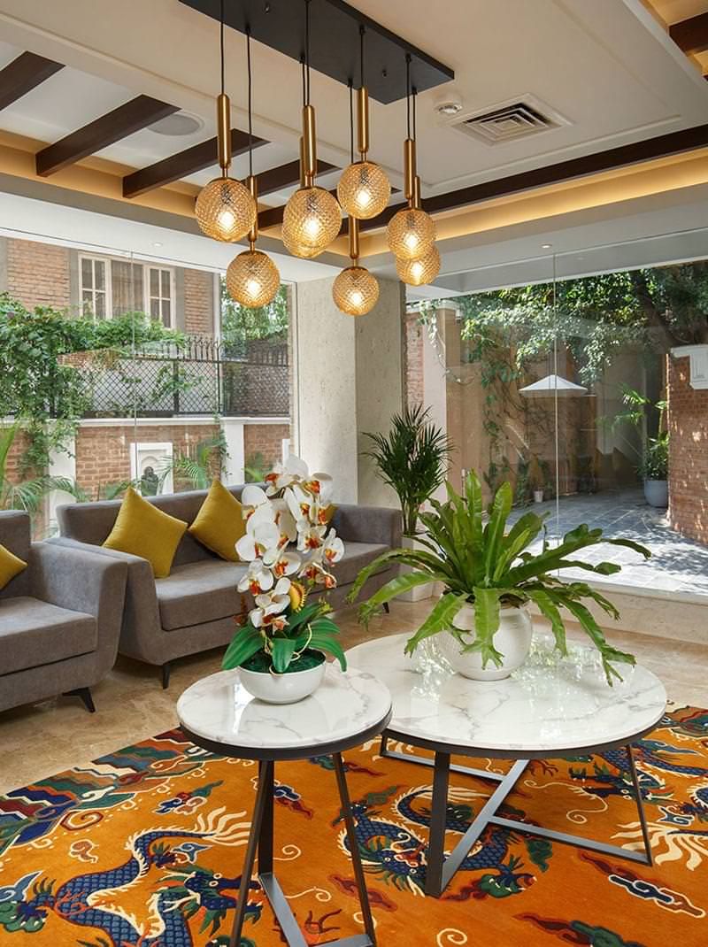 Hotel Thrive — A Tropical Courtyard thumbnail 15