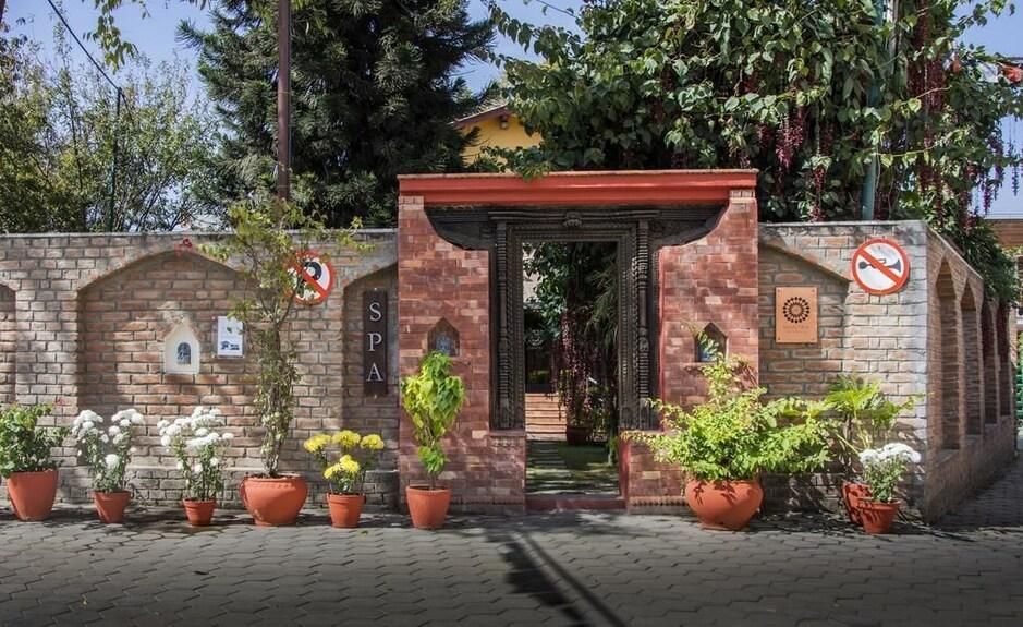 Shaligram Hotel & Spa thumbnail 2