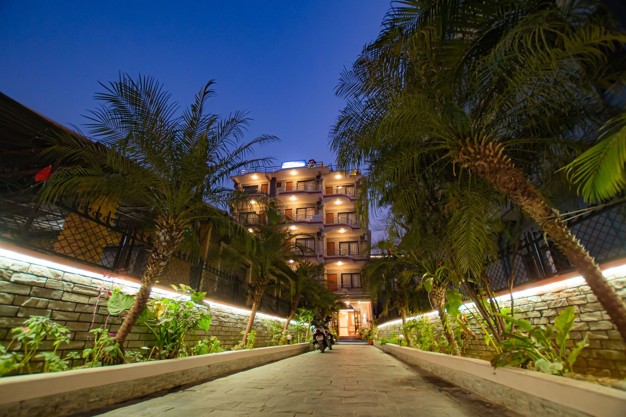Hotel Crystal Palace thumbnail 3