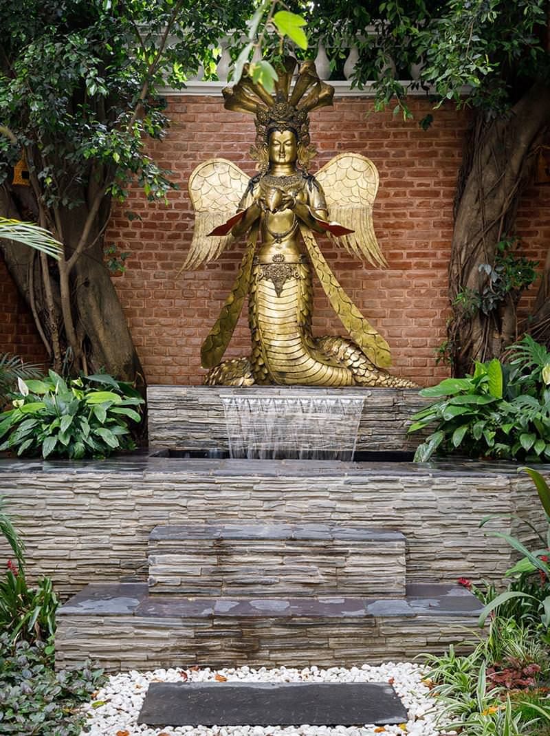 Hotel Thrive — A Tropical Courtyard thumbnail 10
