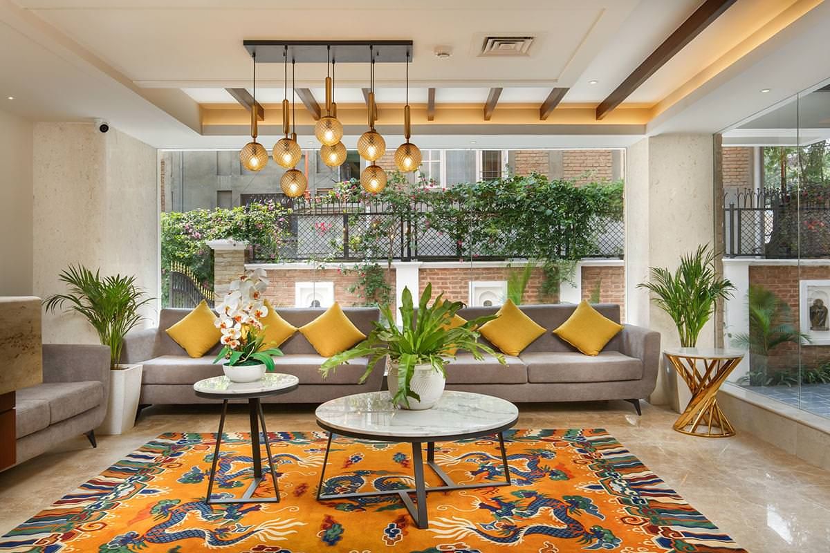 Hotel Thrive — A Tropical Courtyard thumbnail 13