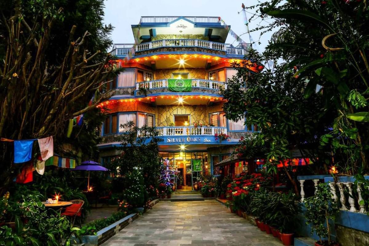 The Hotel Silver Oaks Inn in Lalupate Marga, Lakeside