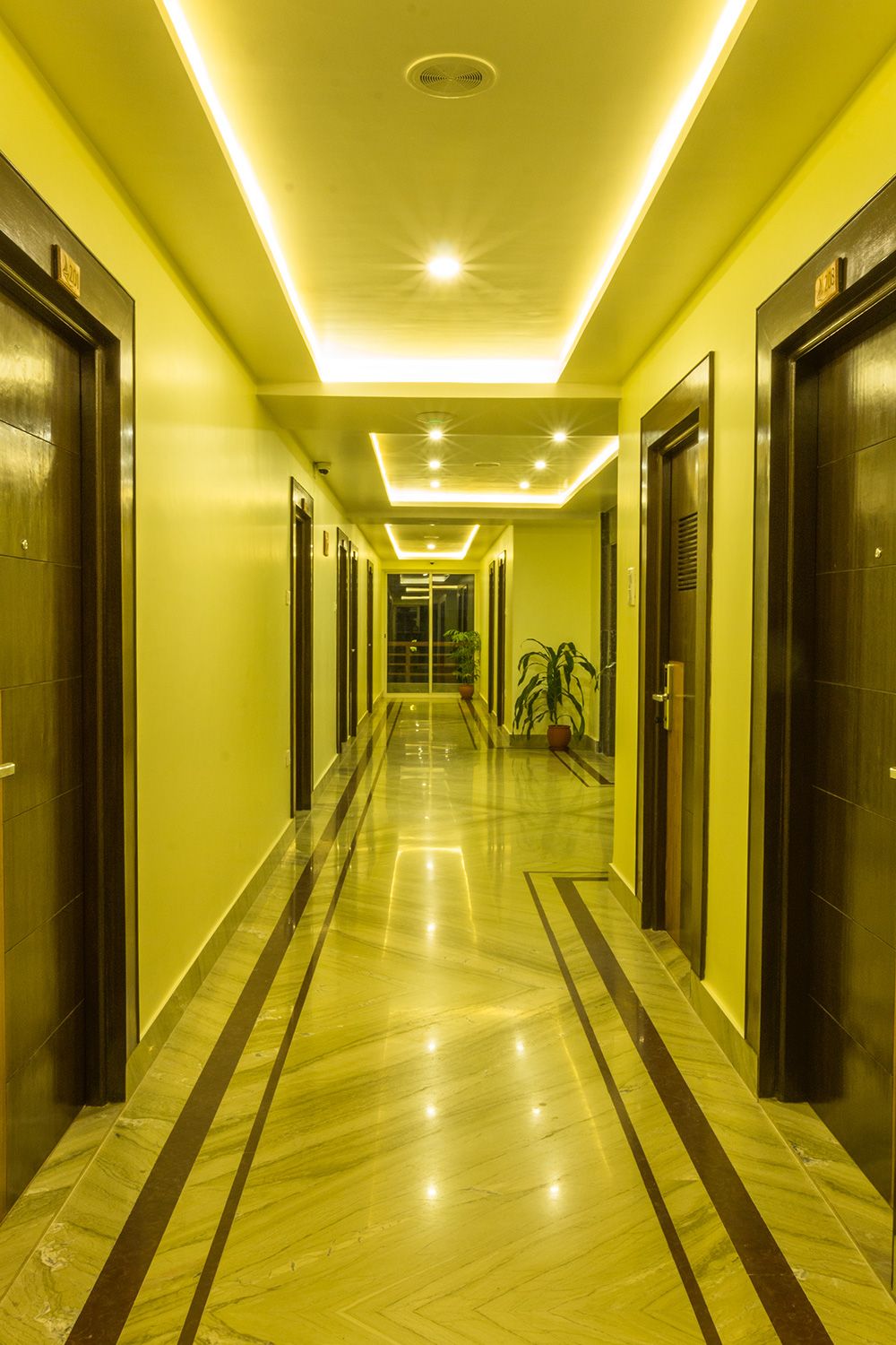 Hotel Lake Paradise thumbnail 3