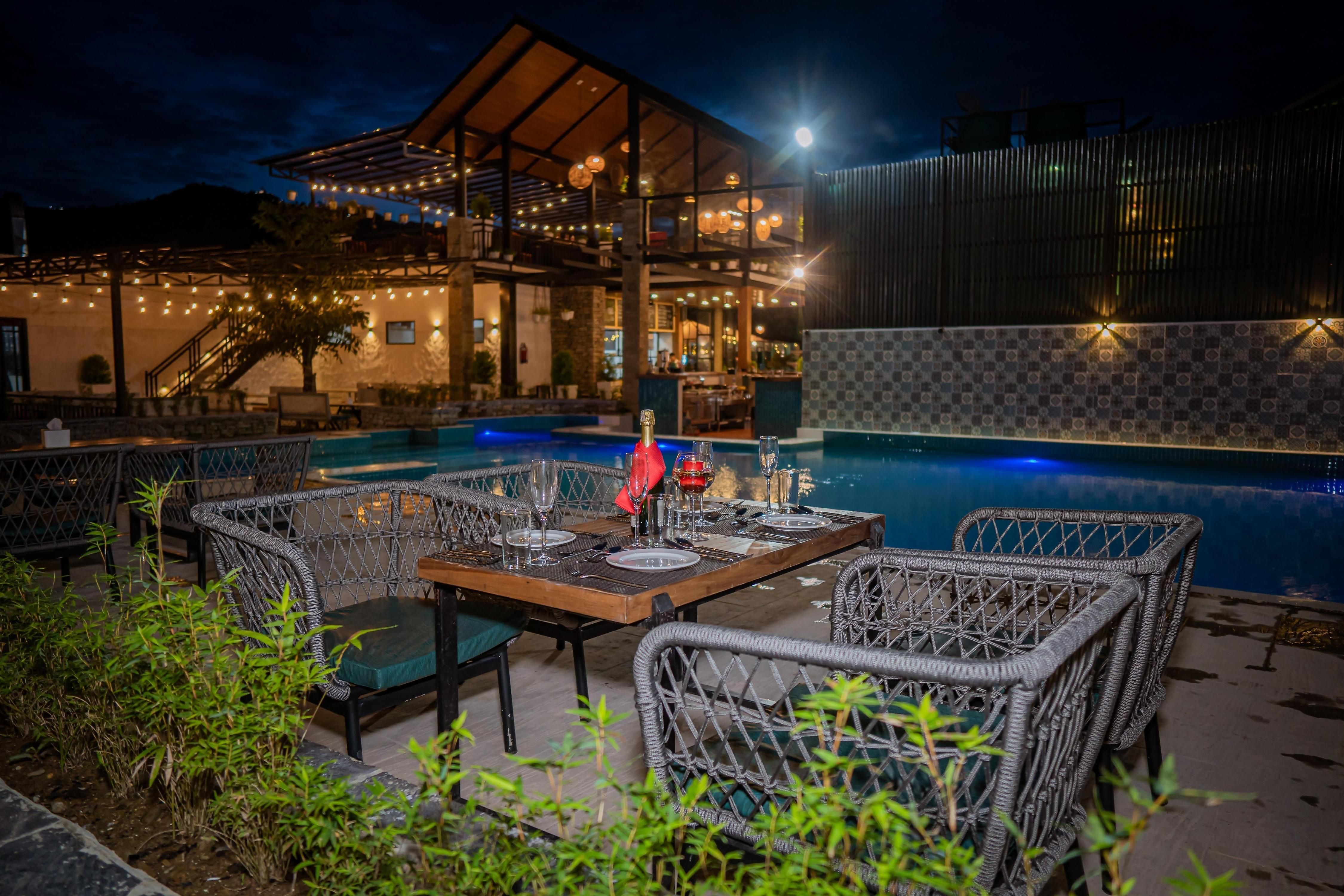 Majestic Lake Front Hotel & Suites thumbnail 20