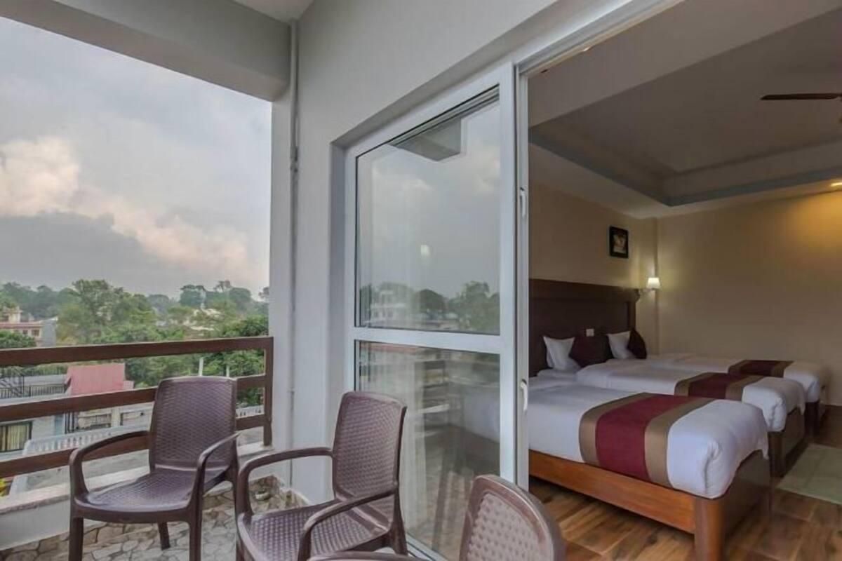 Hotel Spring thumbnail 9