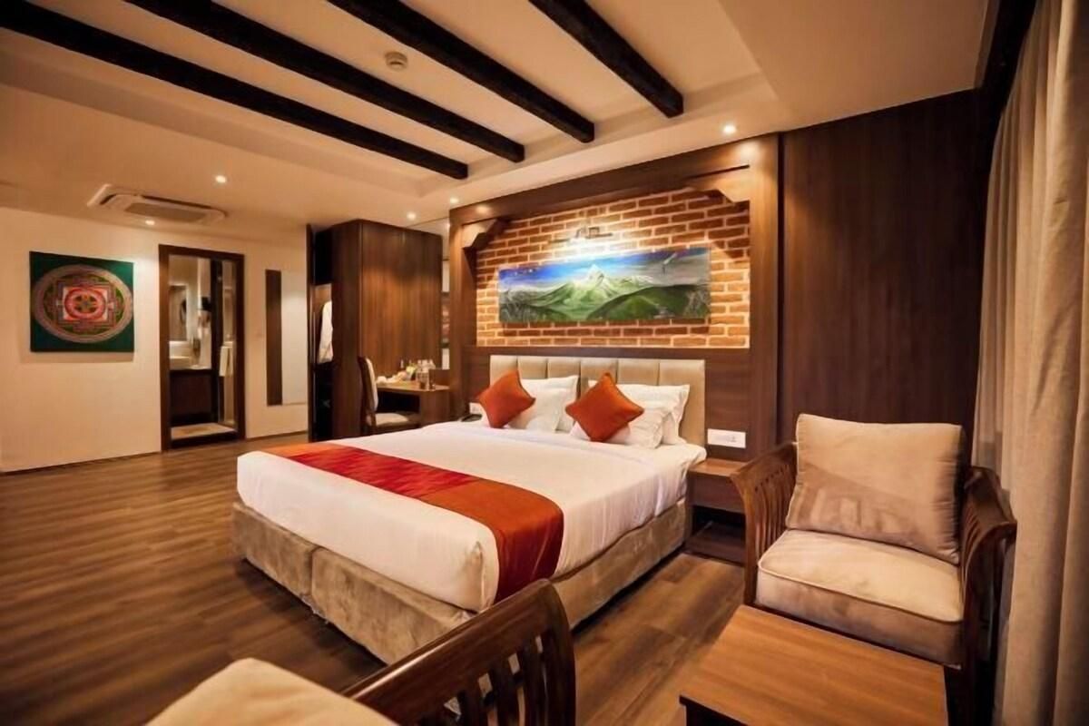 Deluxe Room — Double / Twin