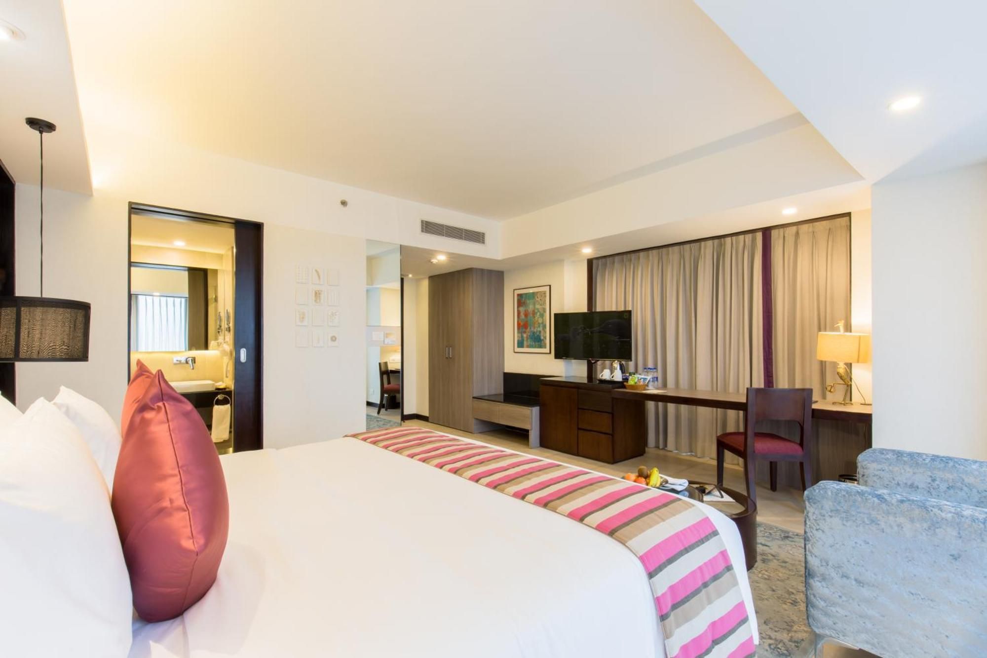 Premium King Room