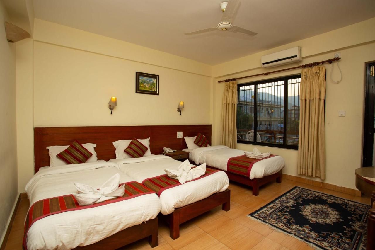 Deluxe Family Room