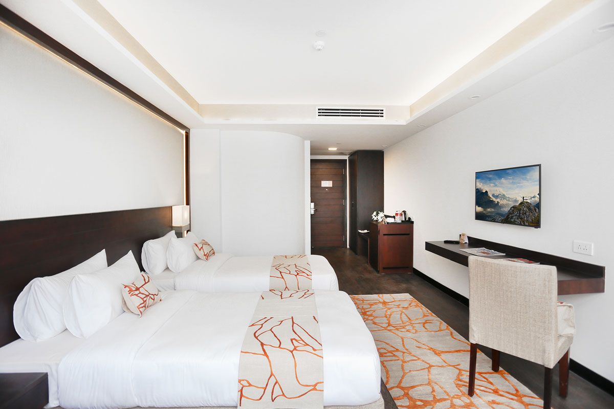 Deluxe Room — King / Twin