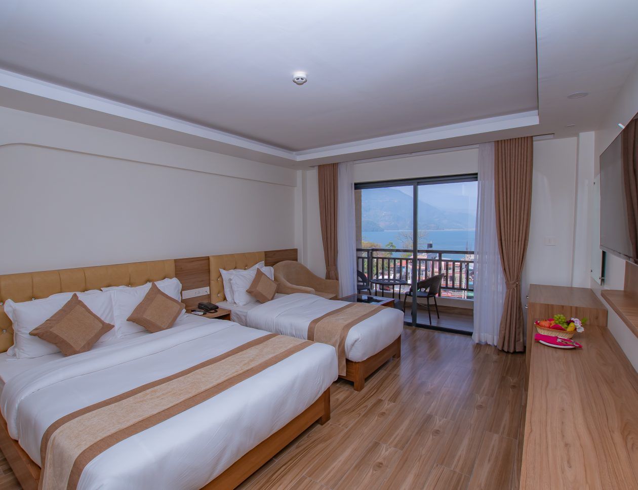 Deluxe Family Room
