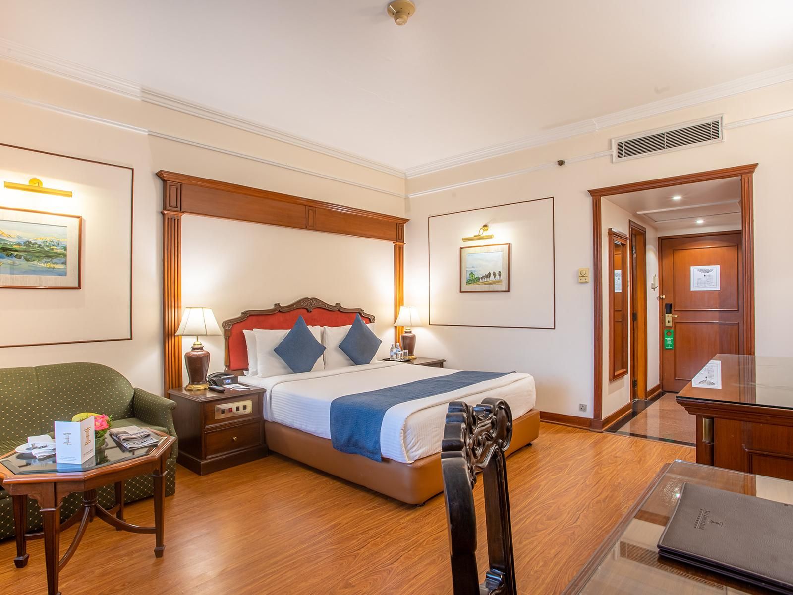 Deluxe King Room