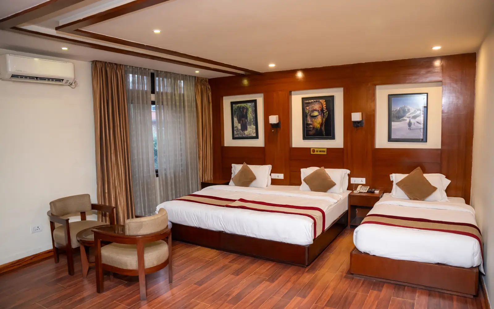 Deluxe Family Room