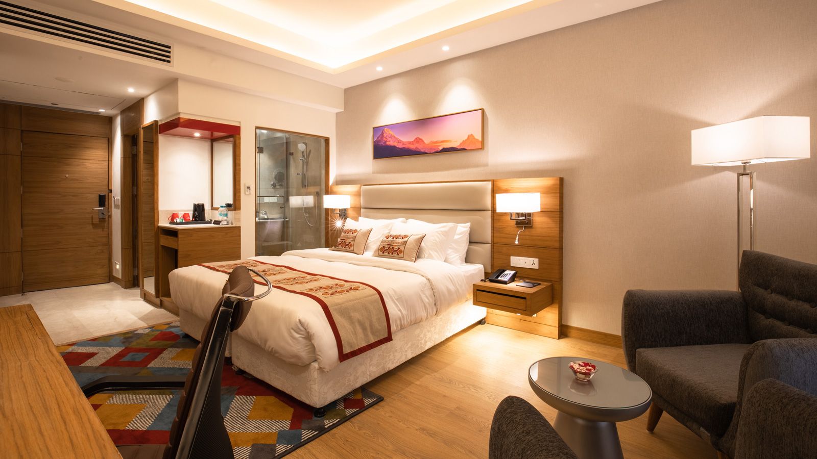 Deluxe Room — King / Twin