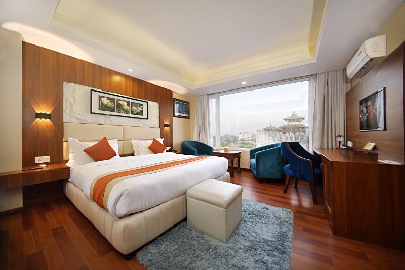 Deluxe Double Room — King Bed